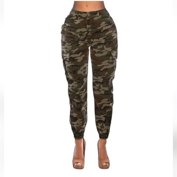 Pants - Almost Famous Camouflage Joggers size L